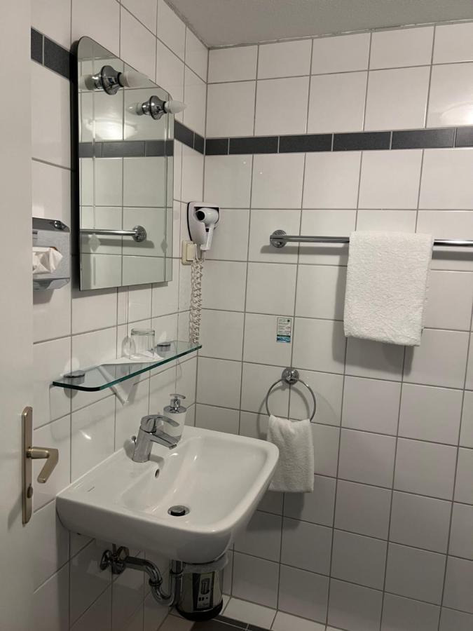 Hotel Schwartzer Loewe Babenhausen  Exteriör bild